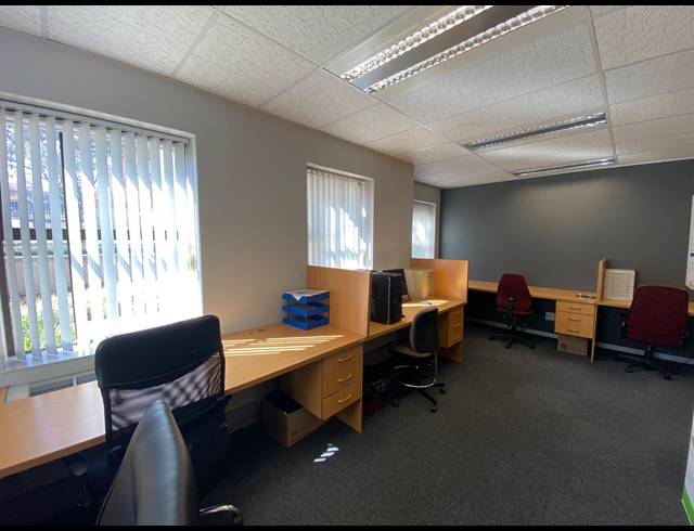 252M² OFFICE TO LET IN BRYANSTON